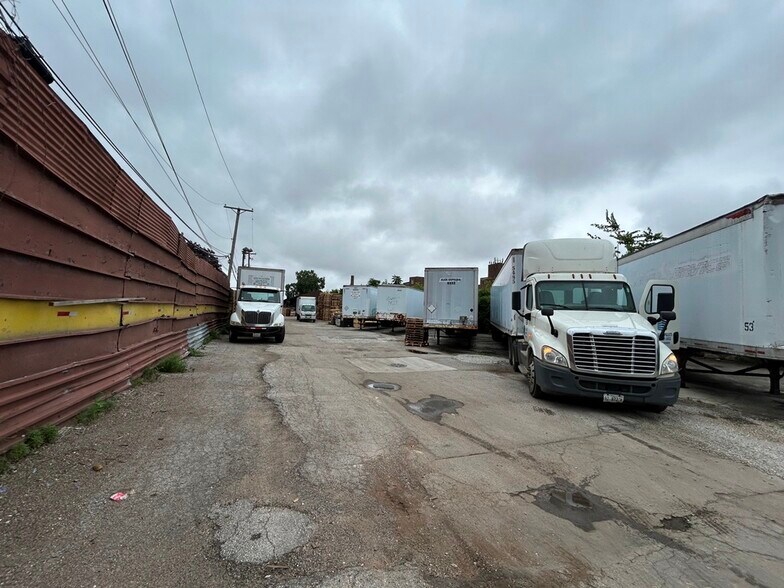More Photos Of 4600 W Armitage Ave, Chicago Land For Sale