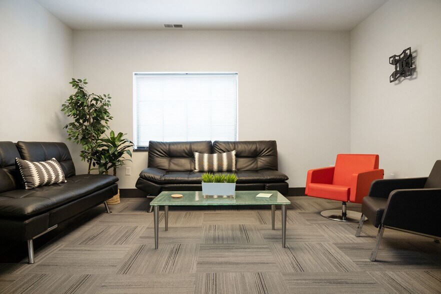 More Photos Of 1015 E Broad St, Columbus Office Residential For Lease