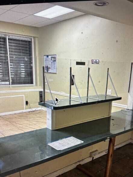 More Photos Of 521 W Girard Ave, Philadelphia Storefront Retail Office For Lease