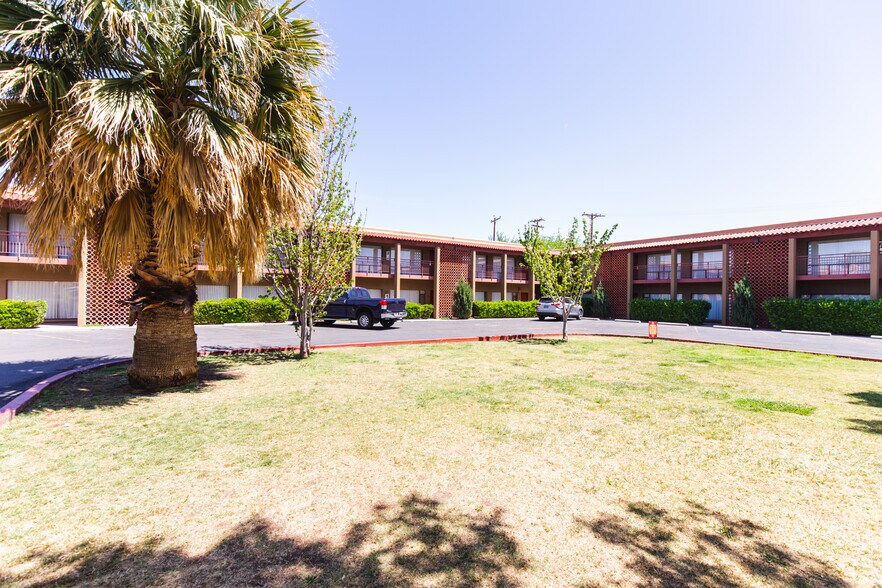 More Photos Of 1765 S Main St, Las Cruces Hotel For Sale