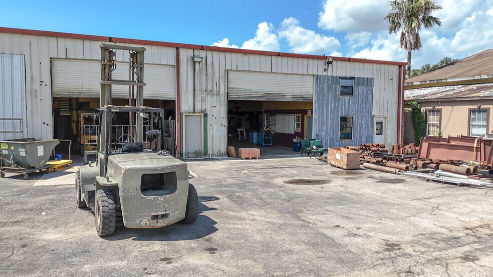 More Photos Of 16911 Pickering Rd, Conroe Warehouse For Sale