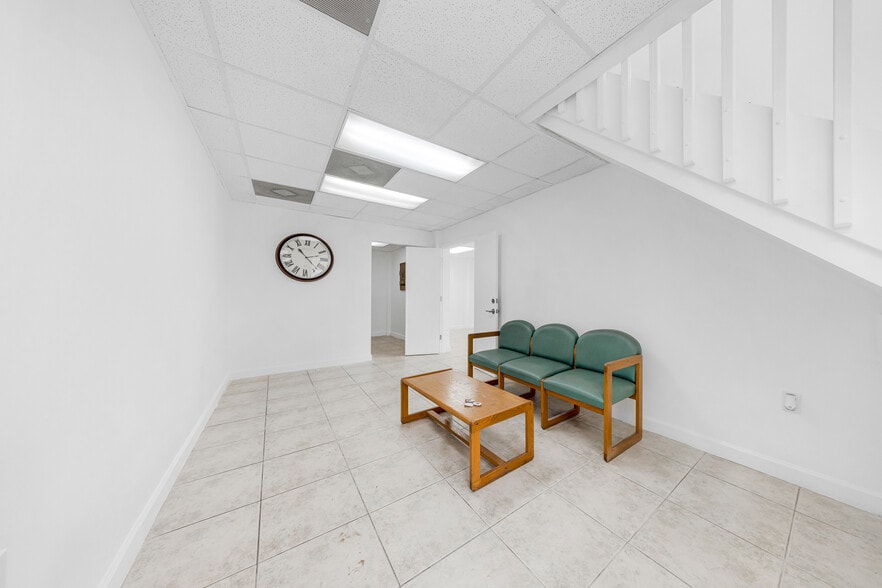 More Photos Of 7452-7466 SW 48th St, Miami Warehouse For Sale
