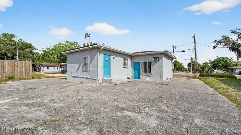 More Photos Of 519 Garden St, Titusville Freestanding For Lease