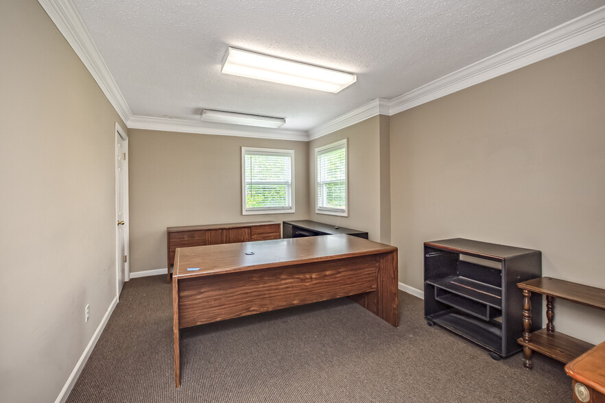 More Photos Of 4163 Crescent Dr, Saint Louis Medical For Sale