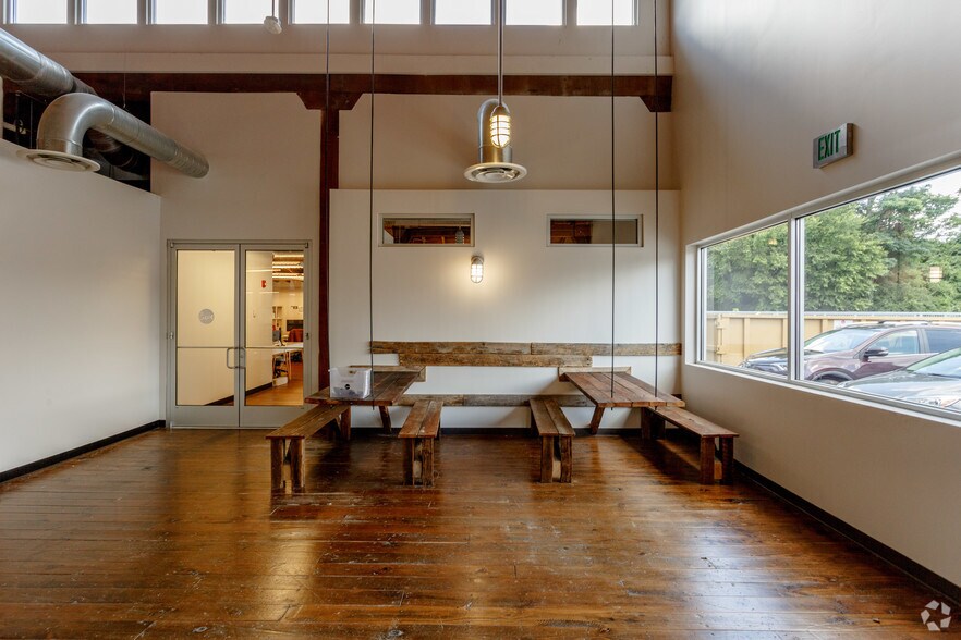 More Photos Of 2030 Lindell Ave, Nashville Office For Lease