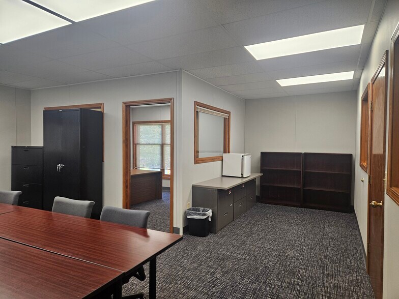 More Photos Of 1475 S Washington Ave, Saginaw Office For Lease
