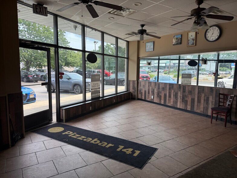 More Photos Of 146 W Jericho Tpke, Huntington Station Unknown For Lease