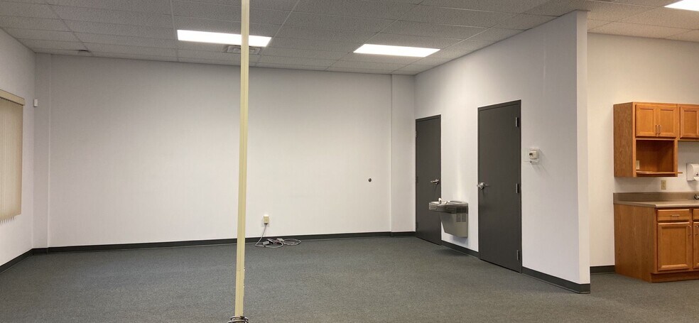More Photos Of 427 W Pike St, Goshen Restaurant For Lease