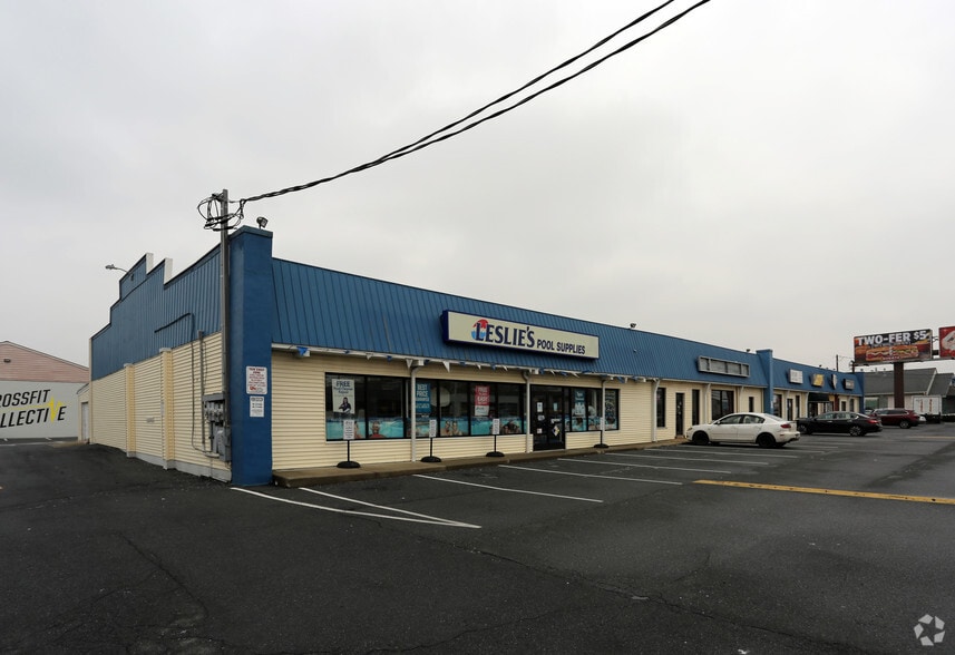 Primary Photo Of 1285 Manheim Pike, Lancaster Storefront For Lease