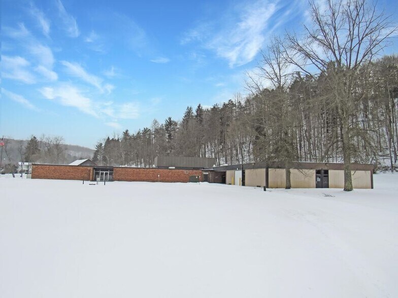More Photos Of 201 Hoovertown Rd, Penfield Flex For Sale