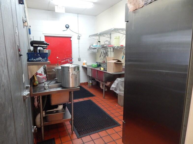 More Photos Of 180 Lumber City Hwy, Hazlehurst Restaurant For Sale