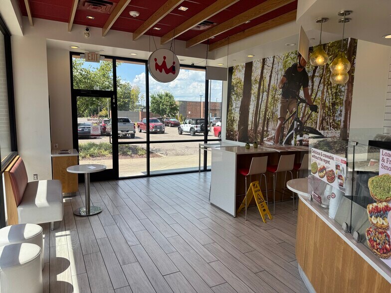 More Photos Of 5270 Airline Rd, Arlington Freestanding For Lease