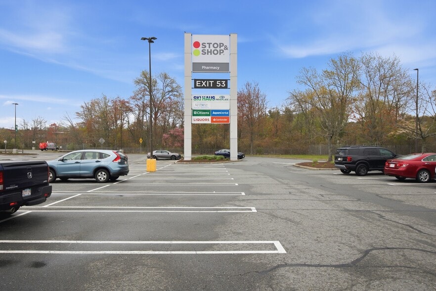 More Photos Of 2 Elm St, Woburn Freestanding For Lease