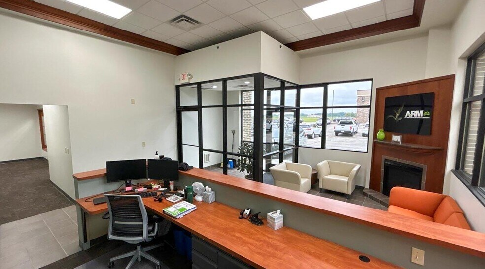 More Photos Of 7389 Airport View Dr SW, Rochester Office For Lease