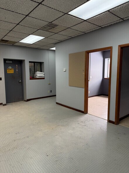 More Photos Of 1225 Channahon Rd, Joliet Warehouse For Lease