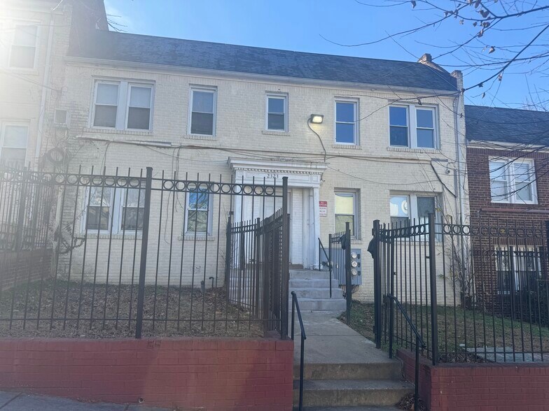 More Photos Of , Washington Multifamily For Sale