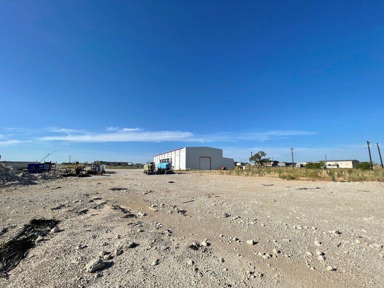 More Photos Of 149 Capital, Rhome Industrial For Sale