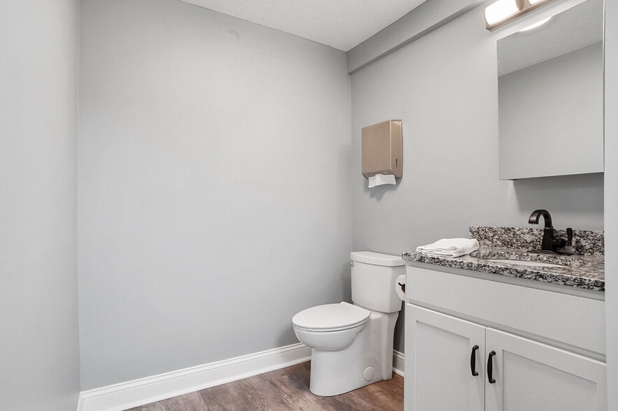 More Photos Of 1337 Commerce Dr, Stow Light Distribution For Sale