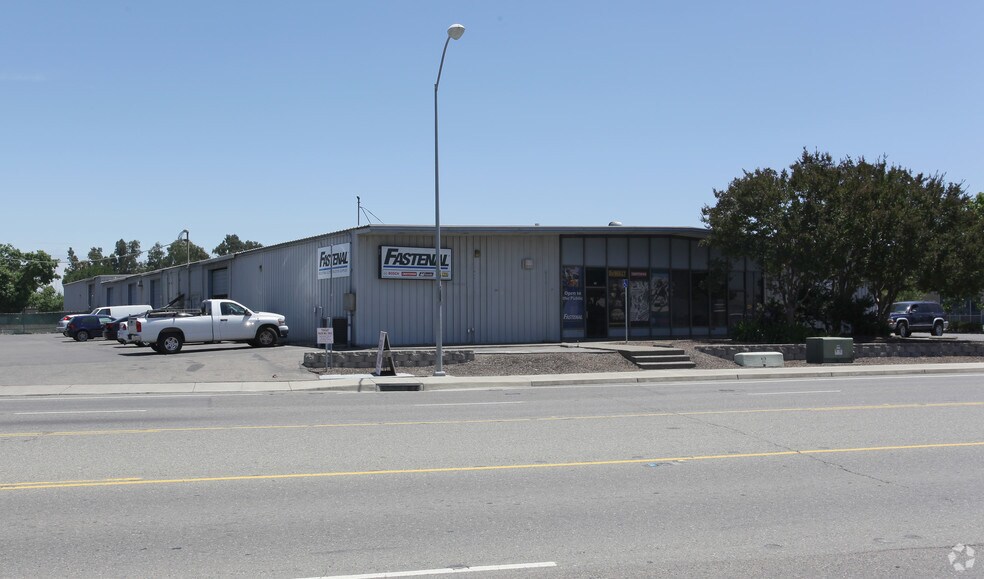 Primary Photo Of 501-511 Harbor Blvd, West Sacramento Warehouse For Lease