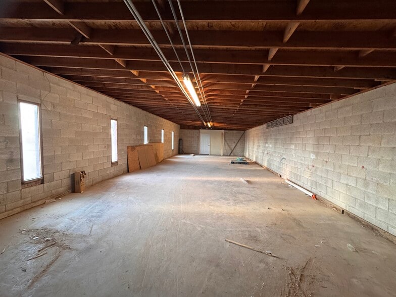 More Photos Of 2210 W Marland St, Hobbs Warehouse For Sale