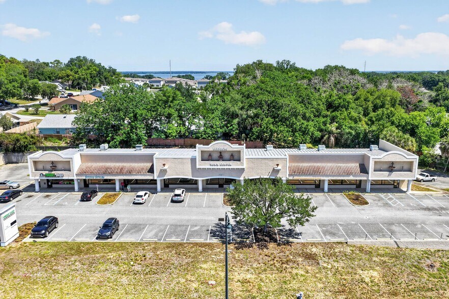 Primary Photo Of 1450 E North Blvd, Leesburg General Retail For Lease