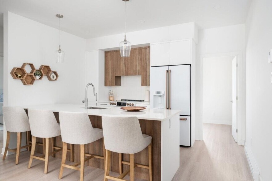 More Photos Of 13575 Rue Du Médoc, Mirabel Apartments For Sale