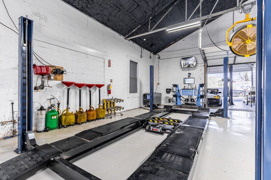 More Photos Of 425 Gum St, North Little Rock Auto Repair For Sale