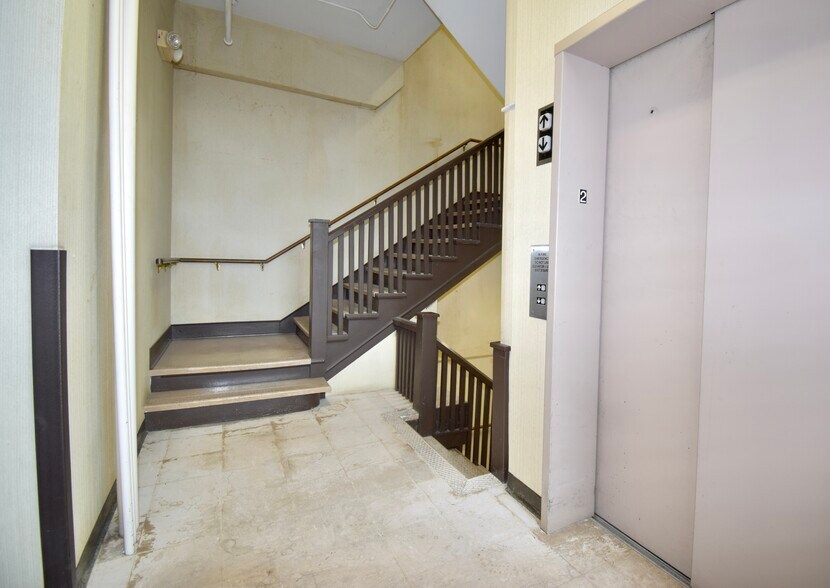 More Photos Of 118 N Church St, Jackson Office For Sale