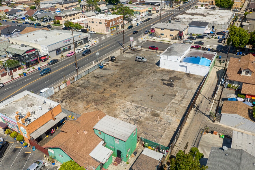 More Photos Of 110 E 62nd St, Los Angeles Auto Repair For Lease
