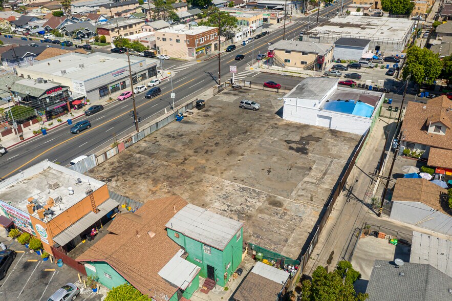 More Photos Of 110 E 62nd St, Los Angeles Auto Repair For Lease