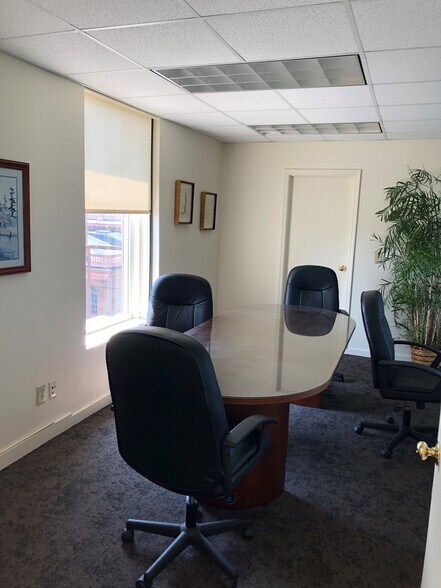 More Photos Of 17 Elk St, Albany Office For Lease
