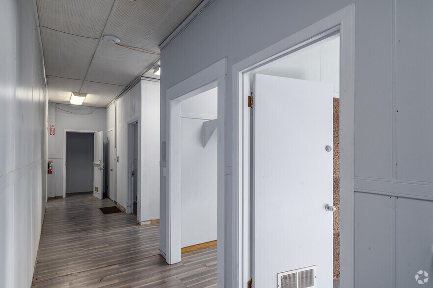 More Photos Of 400 Cherry Ave SE, Canton Manufacturing For Lease