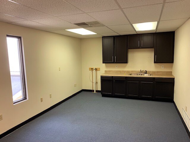 More Photos Of 850 State St, Lemoyne Warehouse For Lease