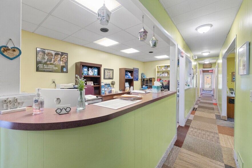 More Photos Of 105 N Main St, North Syracuse Medical For Sale