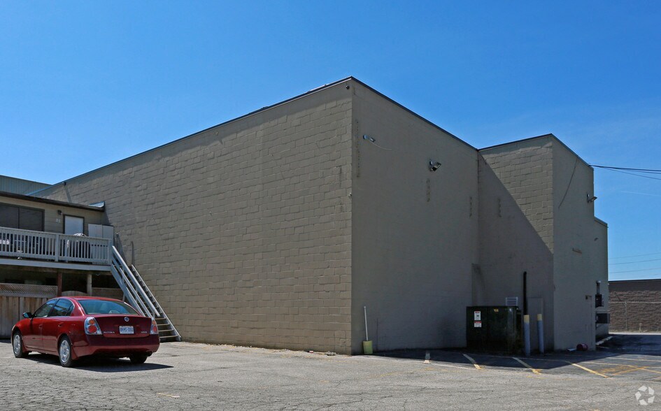More Photos Of 77-83 Davis Dr, Newmarket General Retail For Lease