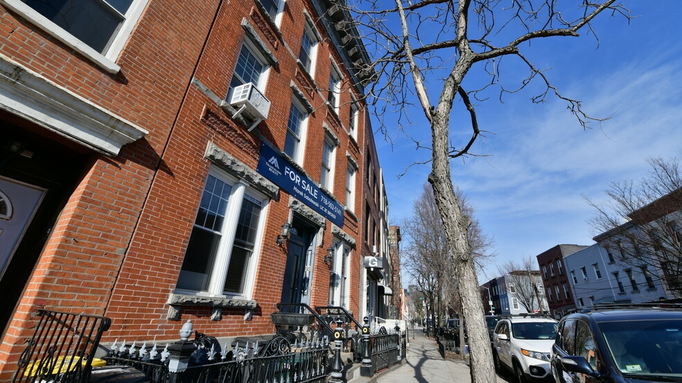 More Photos Of 53 Franklin St, Brooklyn Apartments For Sale