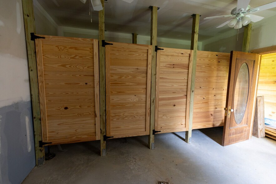 More Photos Of 9712 US Highway 31, Hope Hull Land For Sale