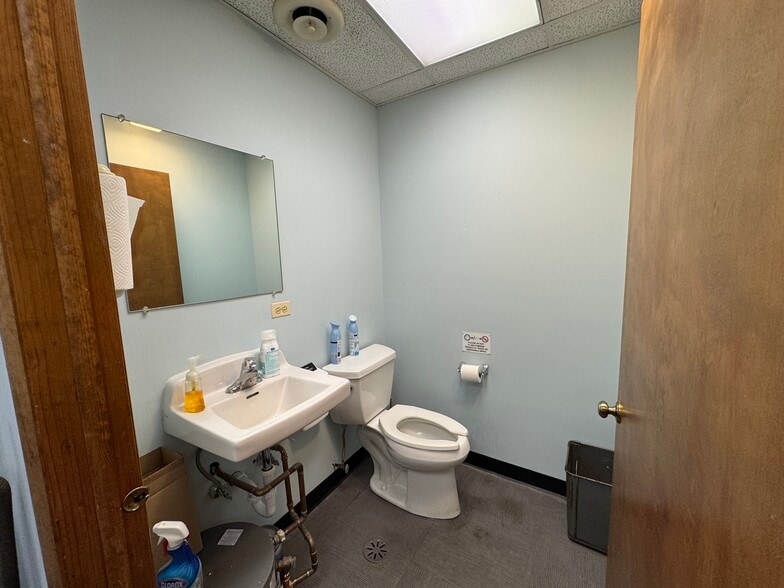 More Photos Of 34 N Island Ave, Batavia Medical For Lease