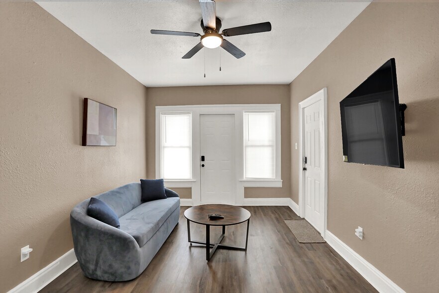 More Photos Of 1918 W Washington St, Indianapolis Apartments For Sale