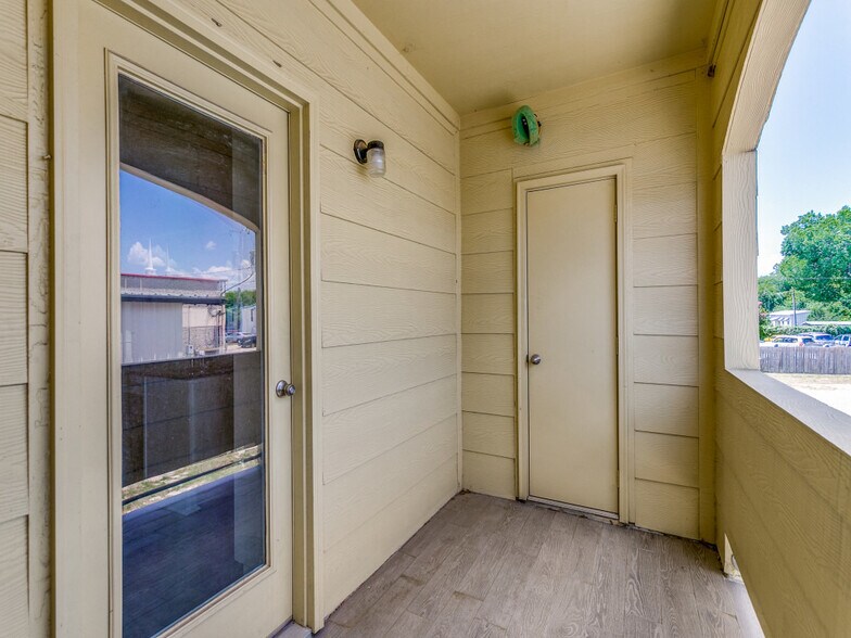 More Photos Of 391-347 E Main St, Lewisville Apartments For Sale