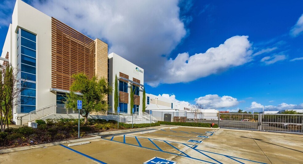 More Photos Of 2553 Sampson Ave, Corona Warehouse For Lease