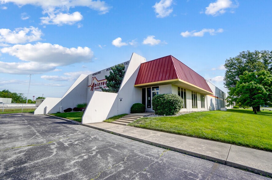 More Photos Of 4745 Wadsworth Rd, Dayton Warehouse For Lease