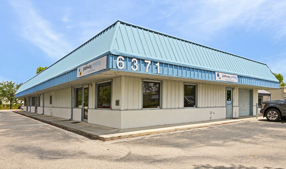 More Photos Of 6371 Arc Way, Fort Myers Manufacturing For Sale