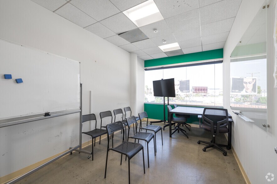 More Photos Of 8065-8075 W 3rd St, Los Angeles Loft Creative Space For Lease