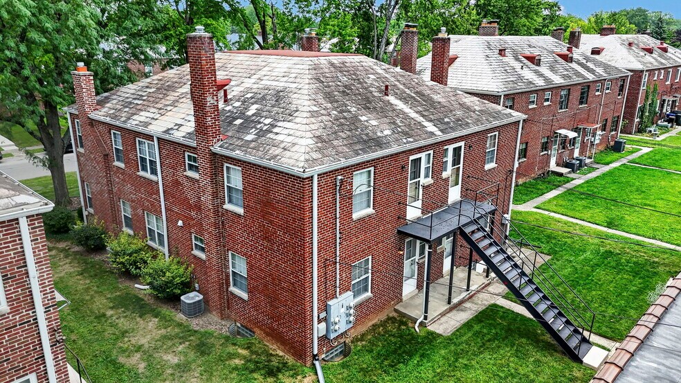 More Photos Of 802 Kenwick Rd, Columbus Apartments For Sale