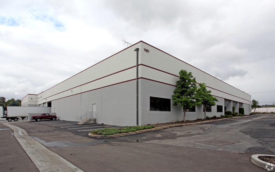 More Photos Of 1167 Lawrence Dr, Newbury Park Warehouse For Lease