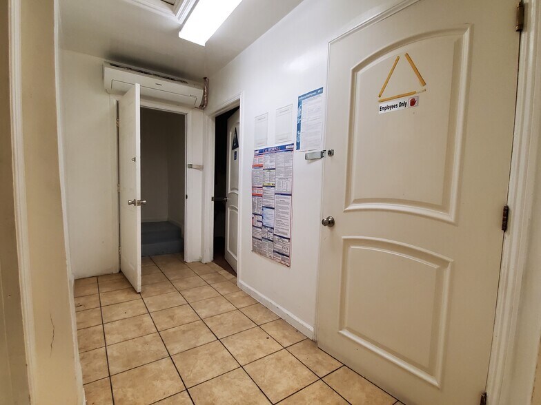 More Photos Of 3414 W Washington Blvd, Los Angeles Storefront Retail Residential For Sale