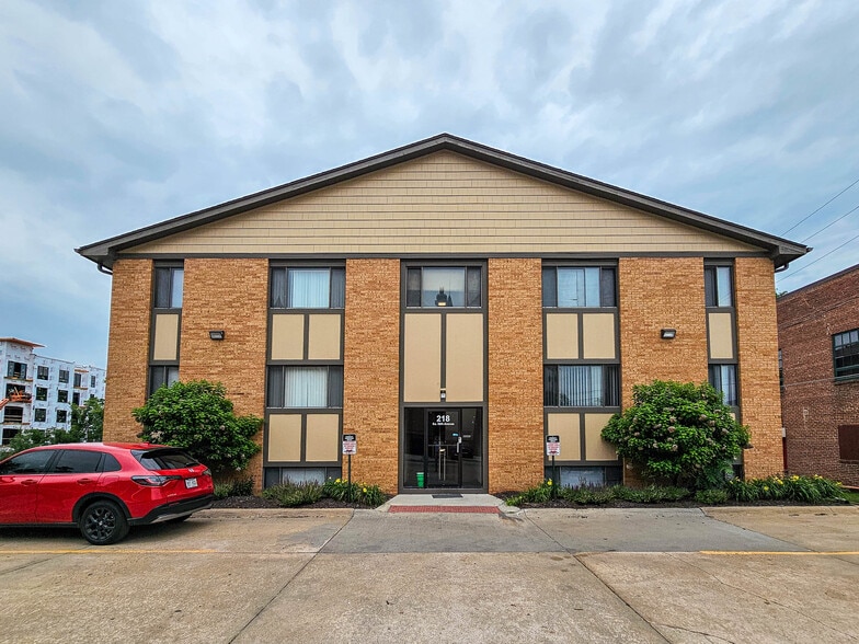 More Photos Of 218 S 38th St, Omaha Apartments For Sale
