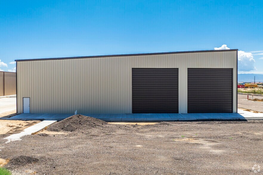 More Photos Of 450 Sandsage Street, Los Lunas Warehouse For Lease