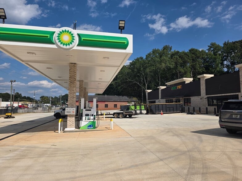 More Photos Of 3843 Glenwood Rd, Decatur Convenience Store For Lease